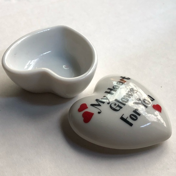 Vintage Glass Heart shaped Trinket Box says “My Heart Glows For You” - Picture 5 of 11